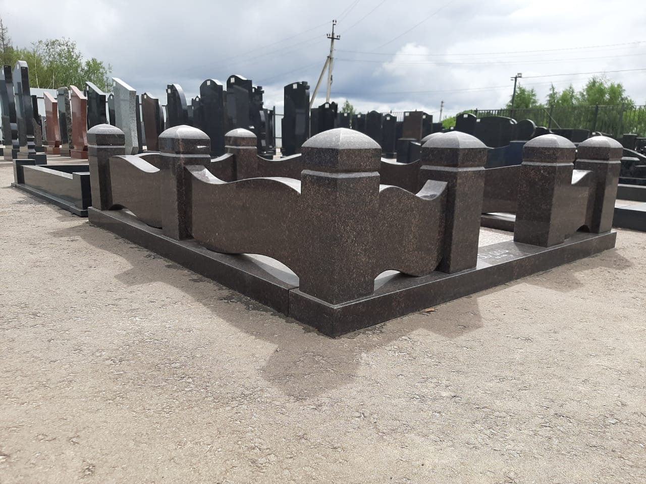 Заказать изготовление и установку памятника на могилу - Долгопрудненское кладбище